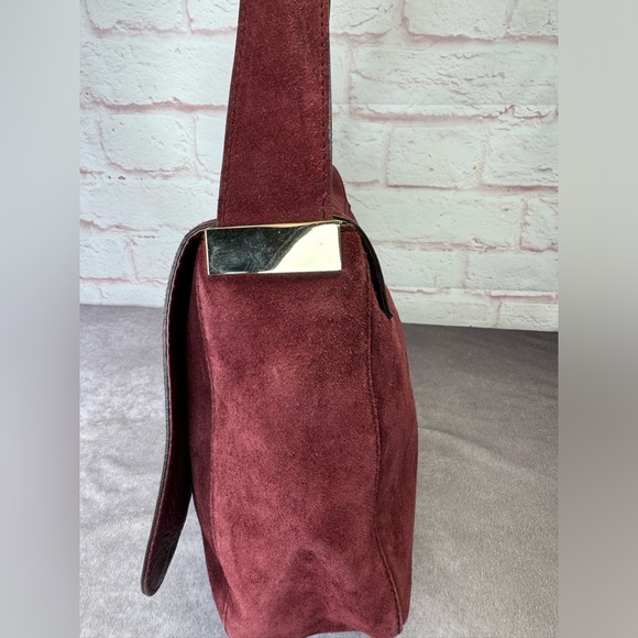 Gucci Rare Suede Flap Burgundy G Logo Bag - Picture 6 of 16